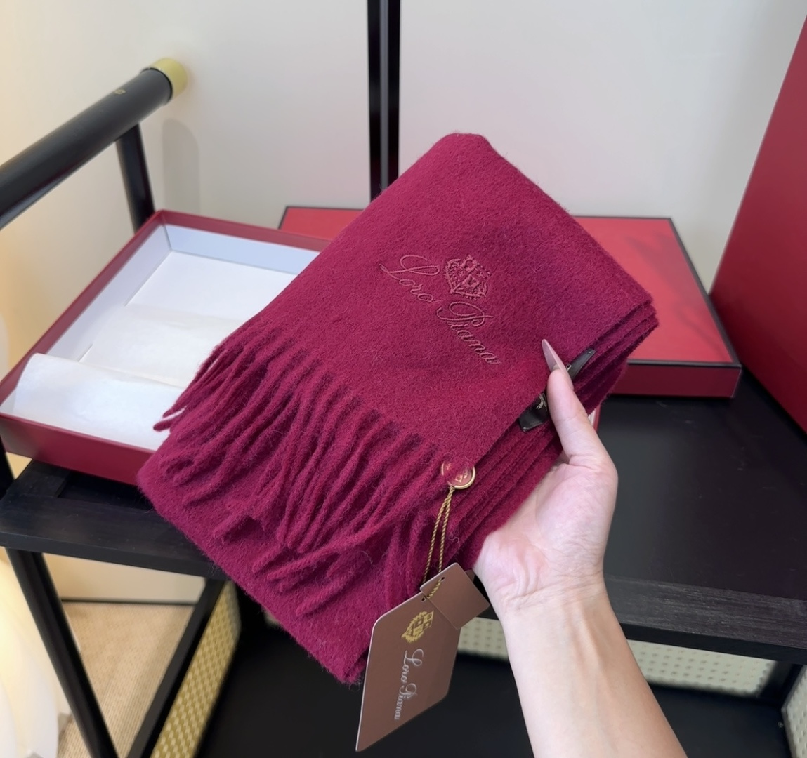 🆕Loro Piana · 【贸易公司尾单，极品山羊绒围巾披肩】送人自留都太高大上了😍重磅上新，爆款爆款