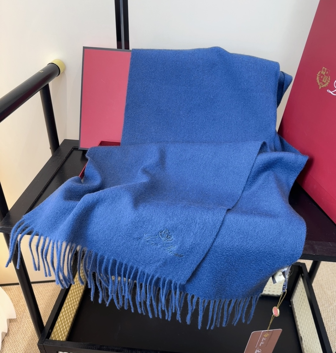 🆕Loro Piana · 【贸易公司尾单，极品山羊绒围巾披肩】送人自留都太高大上了😍重磅上新，爆款爆款