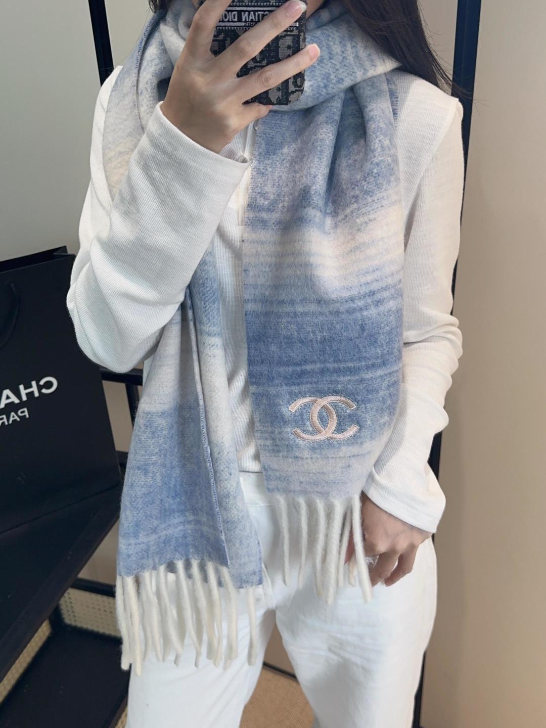 香奈儿超美新款马海毛围巾！超级推荐入手！】质感好货！主打的马海毛围巾~据说超难买哦！！打了好多次版！终于