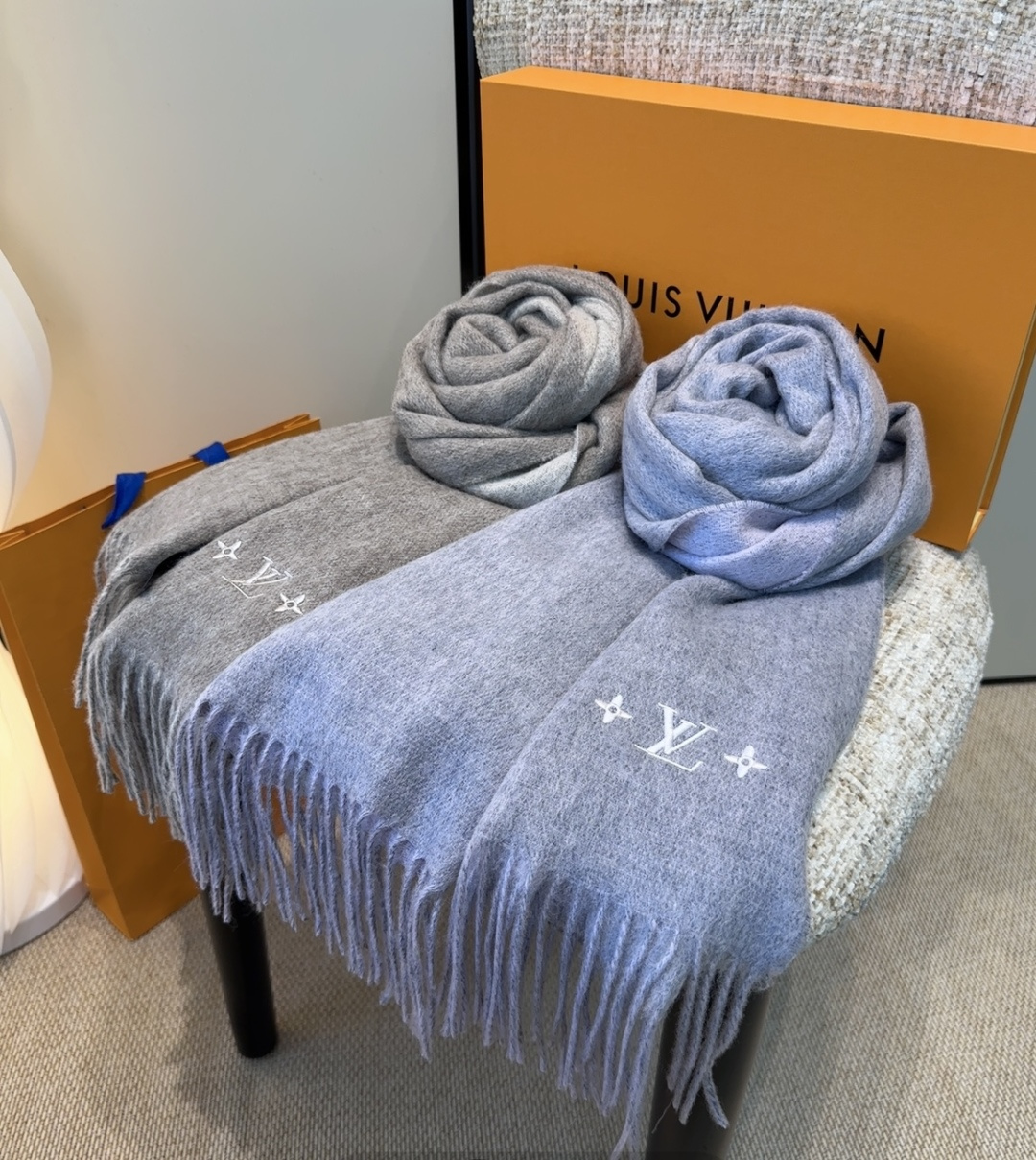 Lv围巾❗️好看的要疯掉了，太有型太有魅力了❗️❗️非常斯文时尚的秋冬单品！真的很喜欢，非常Classi