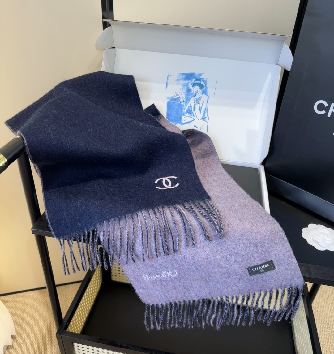 【▪Chanel · 香奈儿难得一见的温柔配色，超级迷恋❗️气质低调恬静又不失优雅❗️】重点推荐❗️高级