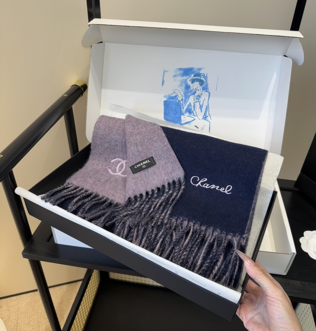 【▪Chanel · 香奈儿难得一见的温柔配色，超级迷恋❗️气质低调恬静又不失优雅❗️】重点推荐❗️高级