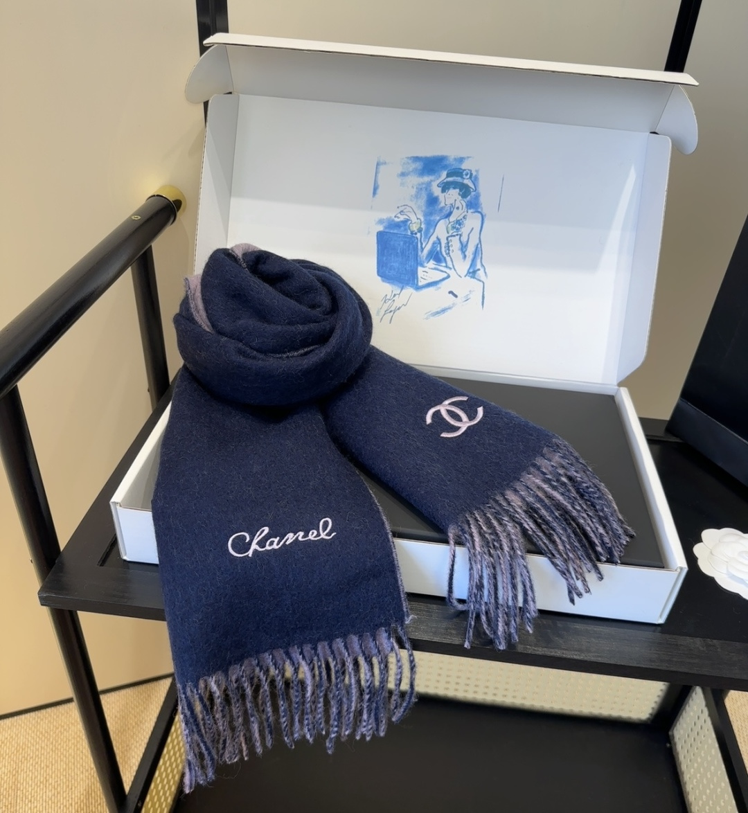 【▪Chanel · 香奈儿难得一见的温柔配色，超级迷恋❗️气质低调恬静又不失优雅❗️】重点推荐❗️高级