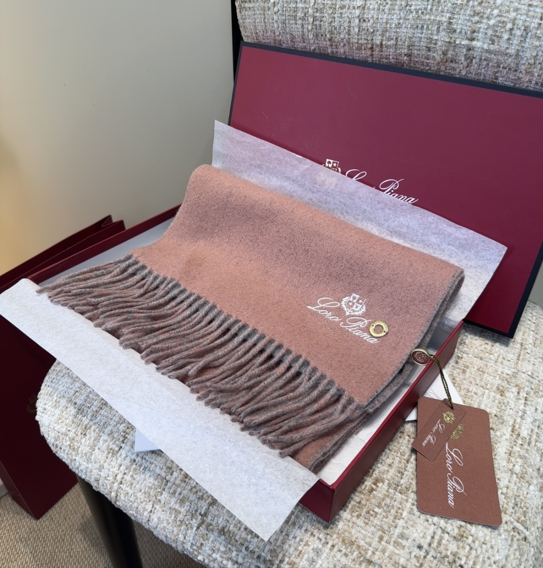🆕Loro Piana · 【贸易公司尾单，极品山羊绒围巾披肩】送人自留都太高大上了😍重磅上新，爆款爆款