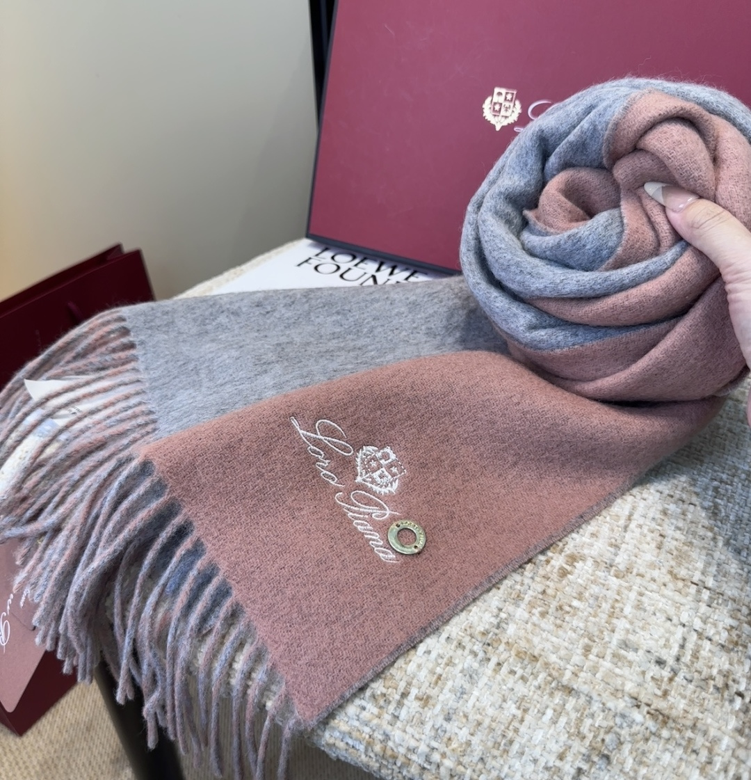 🆕Loro Piana · 【贸易公司尾单，极品山羊绒围巾披肩】送人自留都太高大上了😍重磅上新，爆款爆款