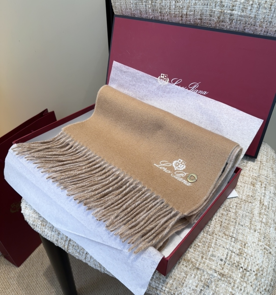 🆕Loro Piana · 【贸易公司尾单，极品山羊绒围巾披肩】送人自留都太高大上了😍重磅上新，爆款爆款
