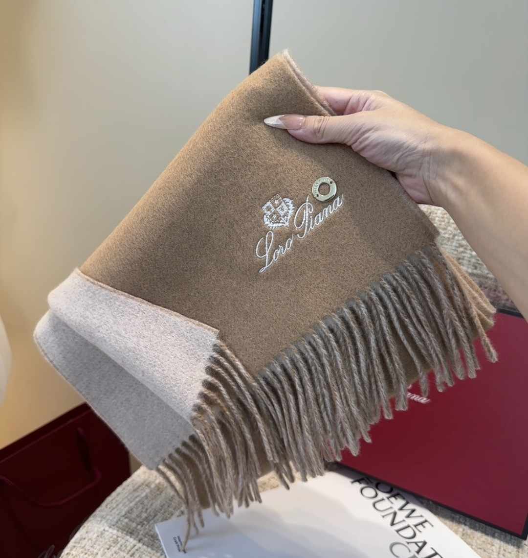 🆕Loro Piana · 【贸易公司尾单，极品山羊绒围巾披肩】送人自留都太高大上了😍重磅上新，爆款爆款
