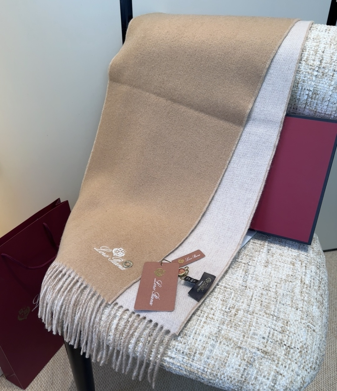 🆕Loro Piana · 【贸易公司尾单，极品山羊绒围巾披肩】送人自留都太高大上了😍重磅上新，爆款爆款