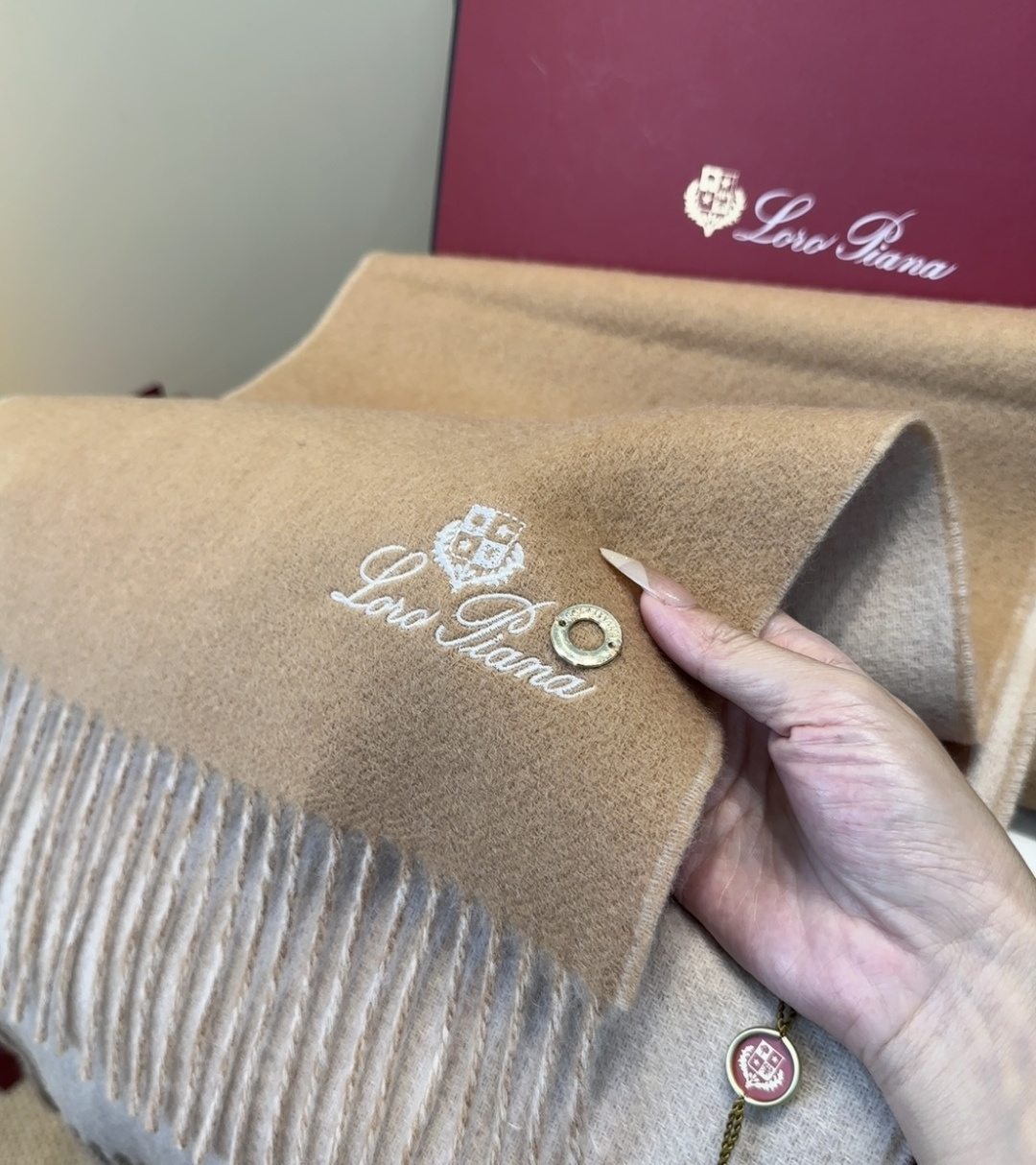 🆕Loro Piana · 【贸易公司尾单，极品山羊绒围巾披肩】送人自留都太高大上了😍重磅上新，爆款爆款