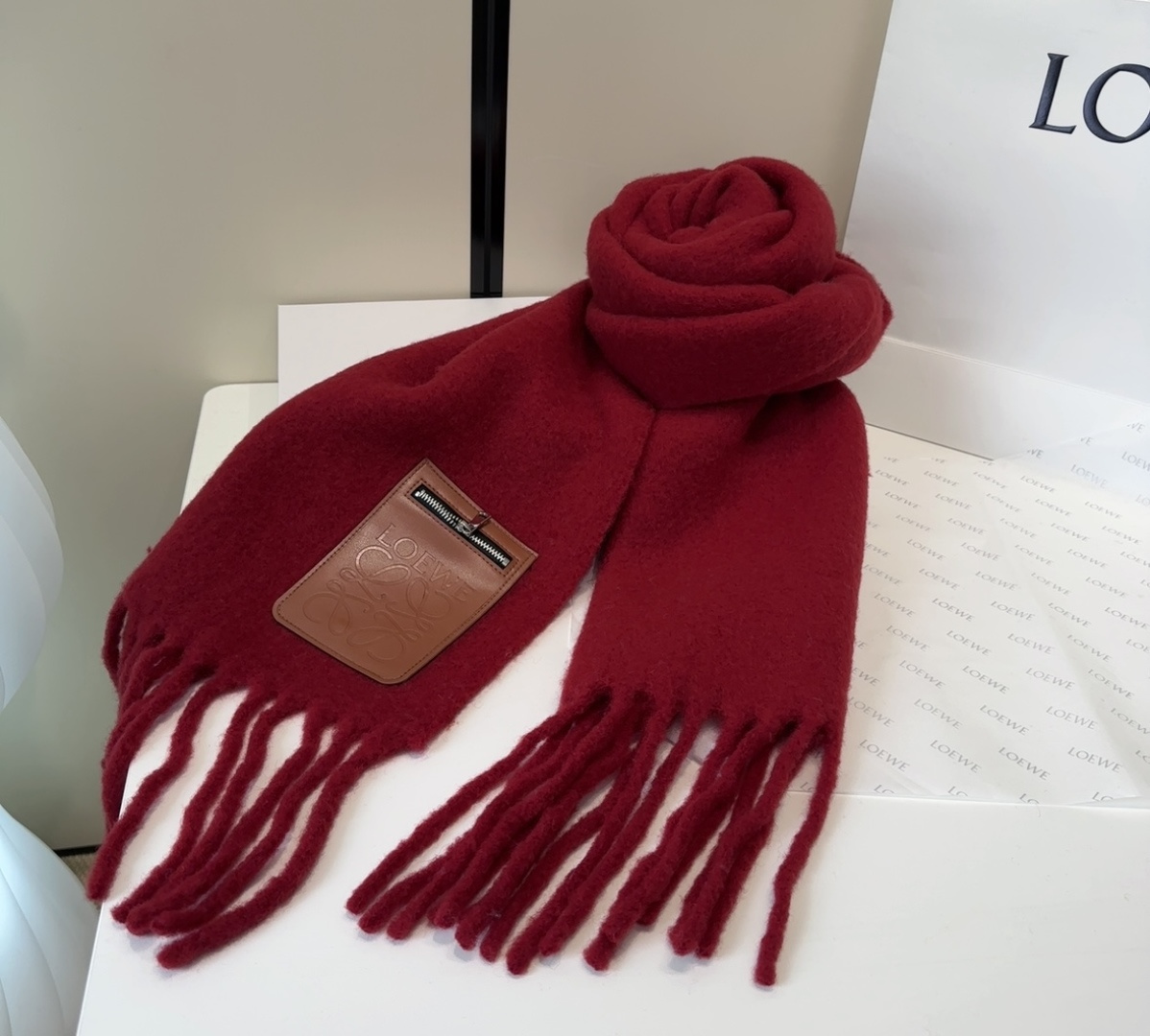 ▪❤️️罗意威超美新款马海毛围巾！超级推荐入手！】质感好货！主打的马海毛围巾~据说超难买哦！！打了好多次