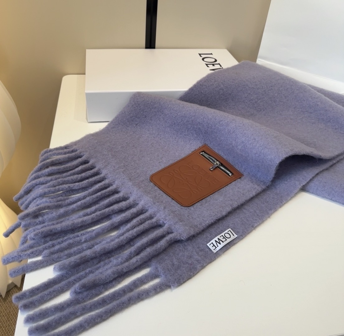 ▪❤️️罗意威超美新款马海毛围巾！超级推荐入手！】质感好货！主打的马海毛围巾~据说超难买哦！！打了好多次