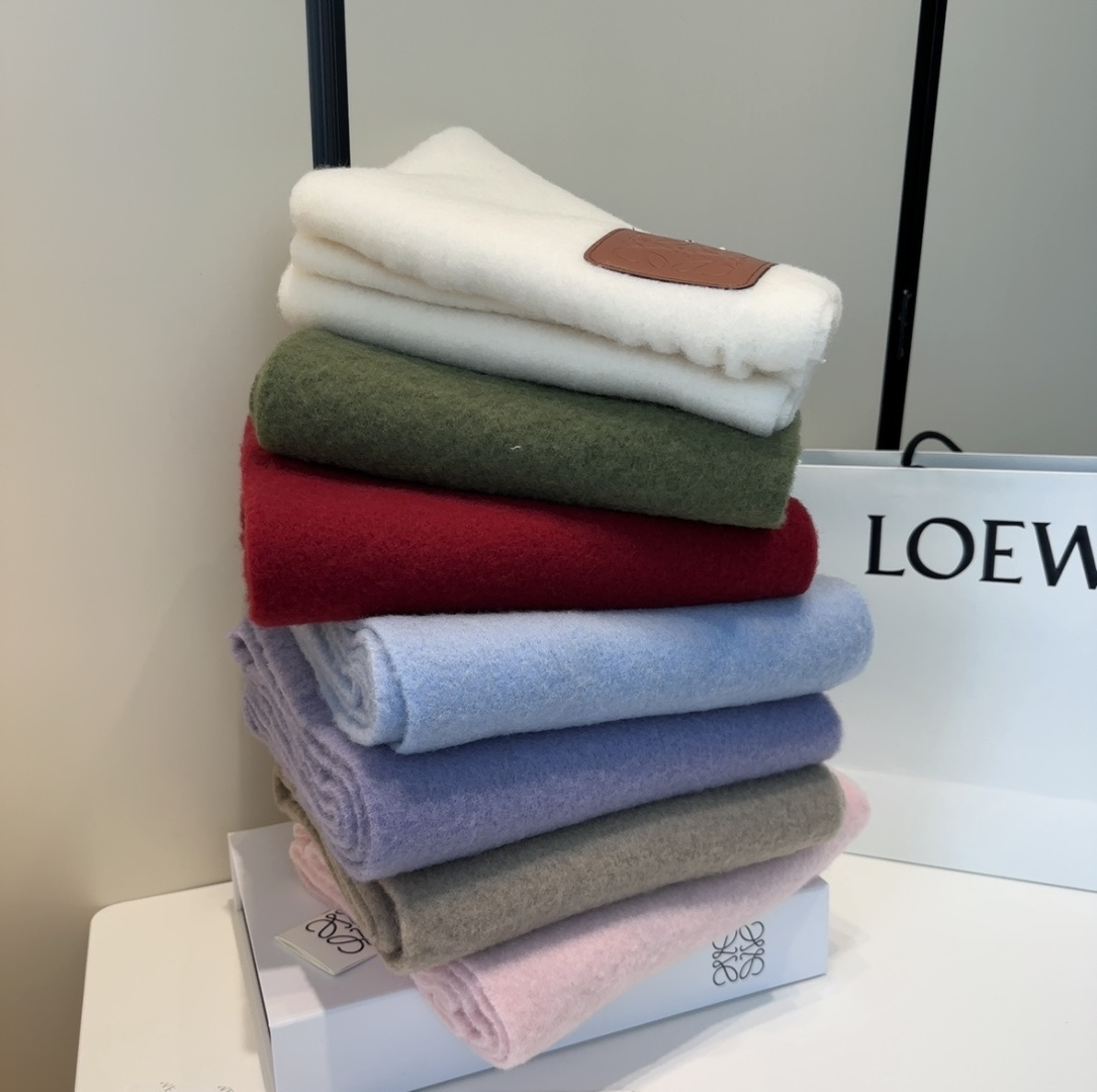 ▪❤️️罗意威超美新款马海毛围巾！超级推荐入手！】质感好货！主打的马海毛围巾~据说超难买哦！！打了好多次