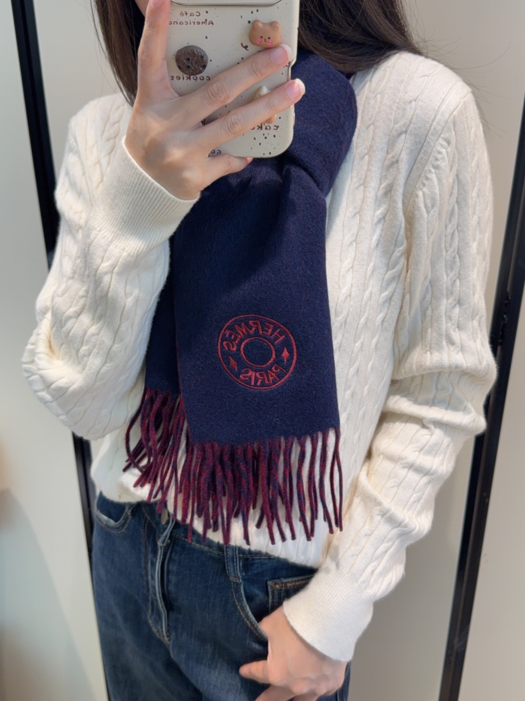 NO:603158,Hermes 2025 ·  Hermès, a rare gentle color matching, low-key yet elegant] Highly recommend the bilateral color matching, a scarf with two styles, high-end, comfortable and fashionable temperament, full of big-name style, Super Amway Big H, this soft scarf that touches the heart, extremely simple color with low-key H embroidered logo, the finishing touch without losing the beauty, the pursuit of successful people, the color is absolute, a bit unique fairy spirit, the absolute choice for couples, the color is elegant, not enchanting Specifications 35x  190cm high version scarf, high version scarf, hermes, hermes198609092025年Hermes · 爱马仕,难得一见的温柔配色,低调又不失优雅】重点推荐双边配色,一条围巾两种风格搭配,高级舒适时髦气质,大牌范十足,超级安利大H这款触动内心的柔美围巾,极其简单的颜色搭配低调的H刺绣logo,点睛之笔确又不失美感,成功人士的追求,色彩绝对,有点独有的仙气,绝对的情侣款不二之选,颜色淡雅,不妖娆规格35x 190cm高版本围巾,高版本围巾,hermes,hermes,scarf