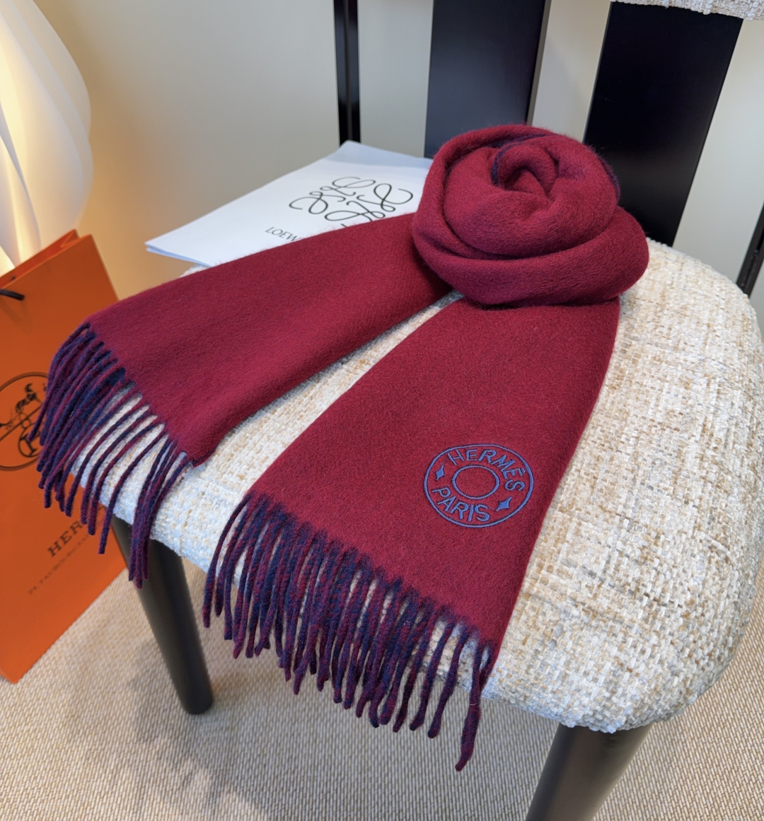 2025年Hermes · 爱马仕，难得一见的温柔配色，低调又不失优雅❗️】重点推荐❗️双边配色，一条围