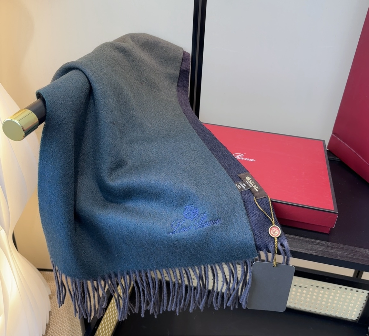 🆕Loro Piana · 【贸易公司尾单，极品山羊绒围巾披肩】送人自留都太高大上了😍重磅上新，爆款爆款