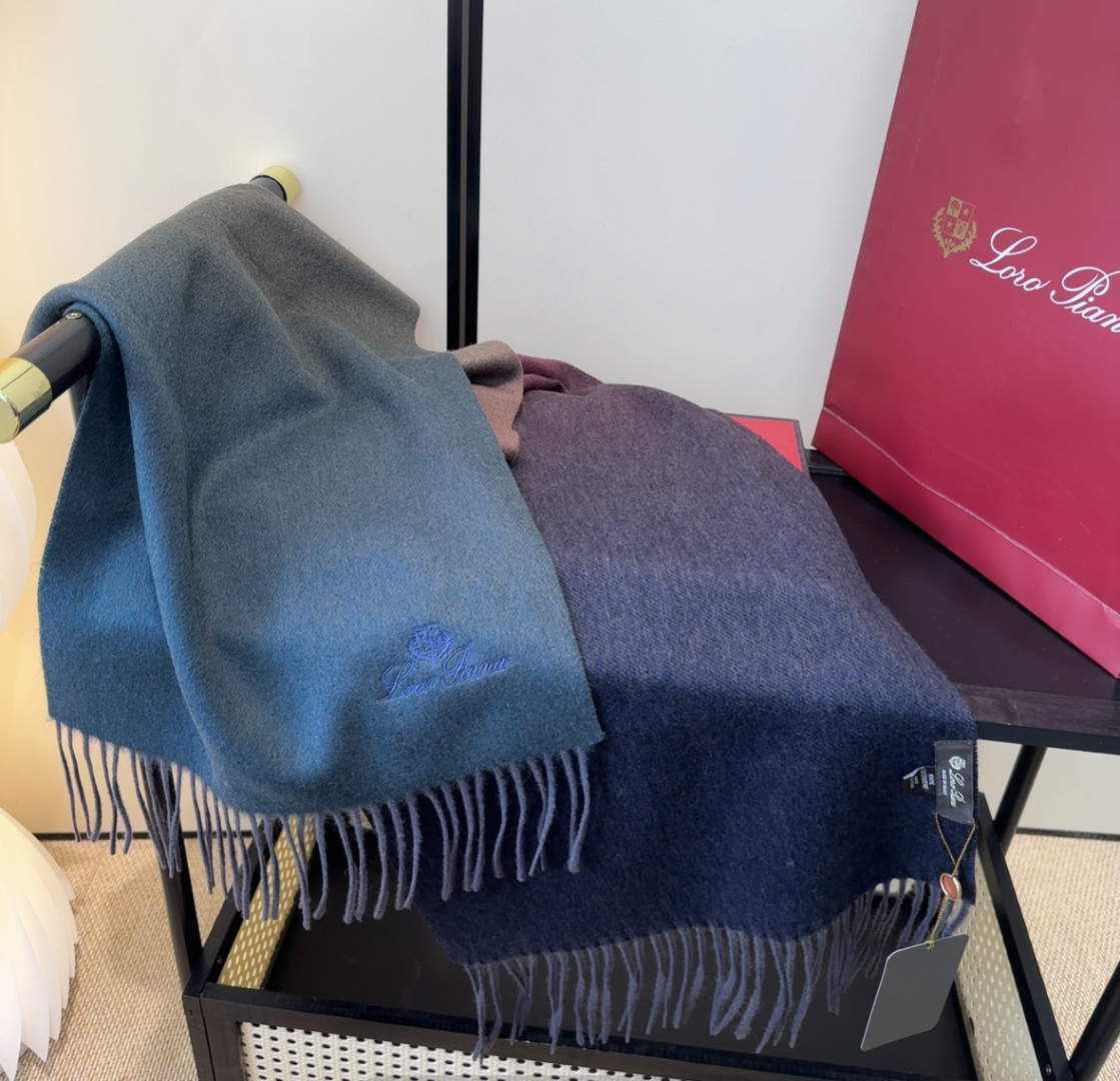 🆕Loro Piana · 【贸易公司尾单，极品山羊绒围巾披肩】送人自留都太高大上了😍重磅上新，爆款爆款