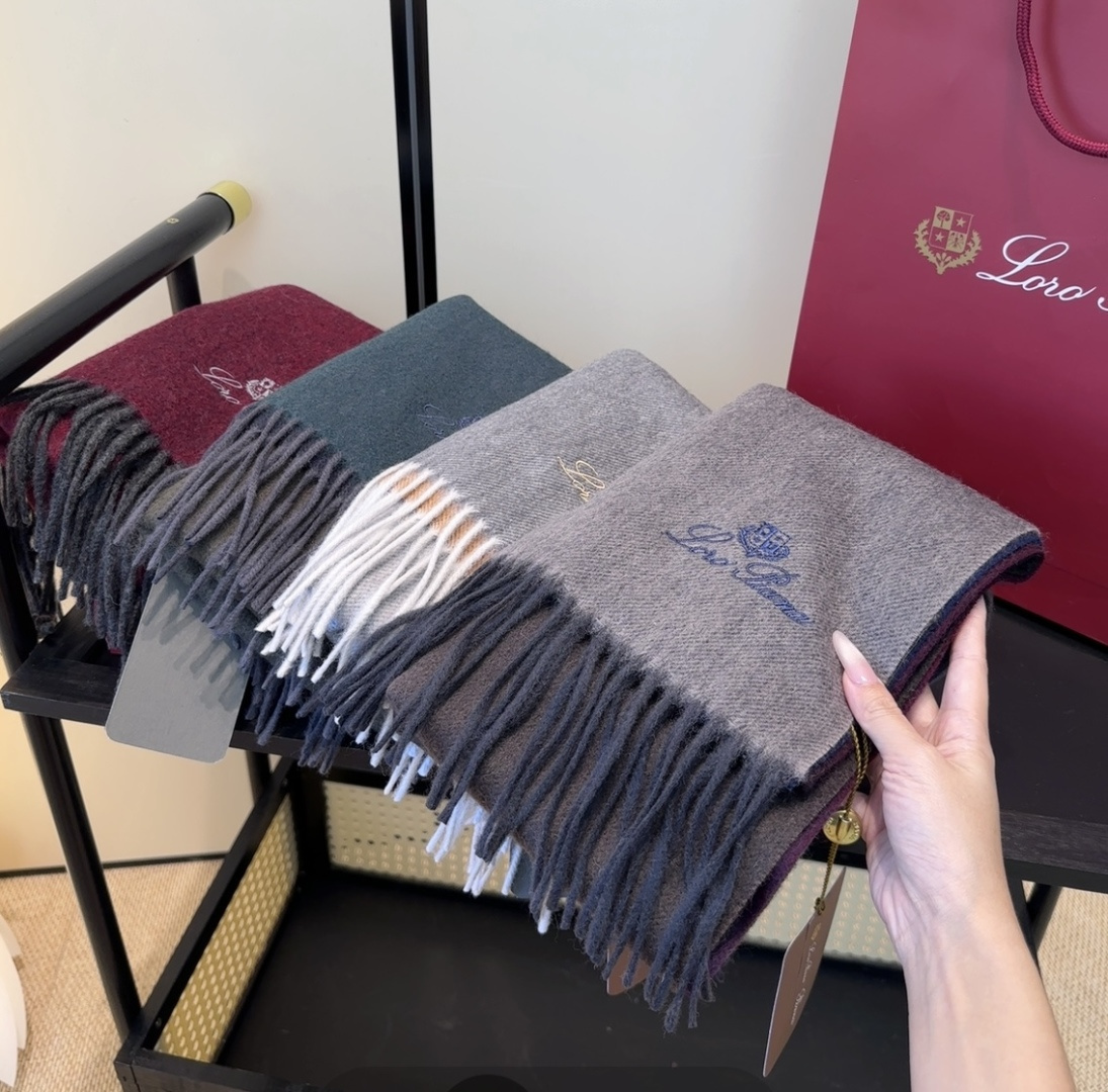 🆕Loro Piana · 【贸易公司尾单，极品山羊绒围巾披肩】送人自留都太高大上了😍重磅上新，爆款爆款