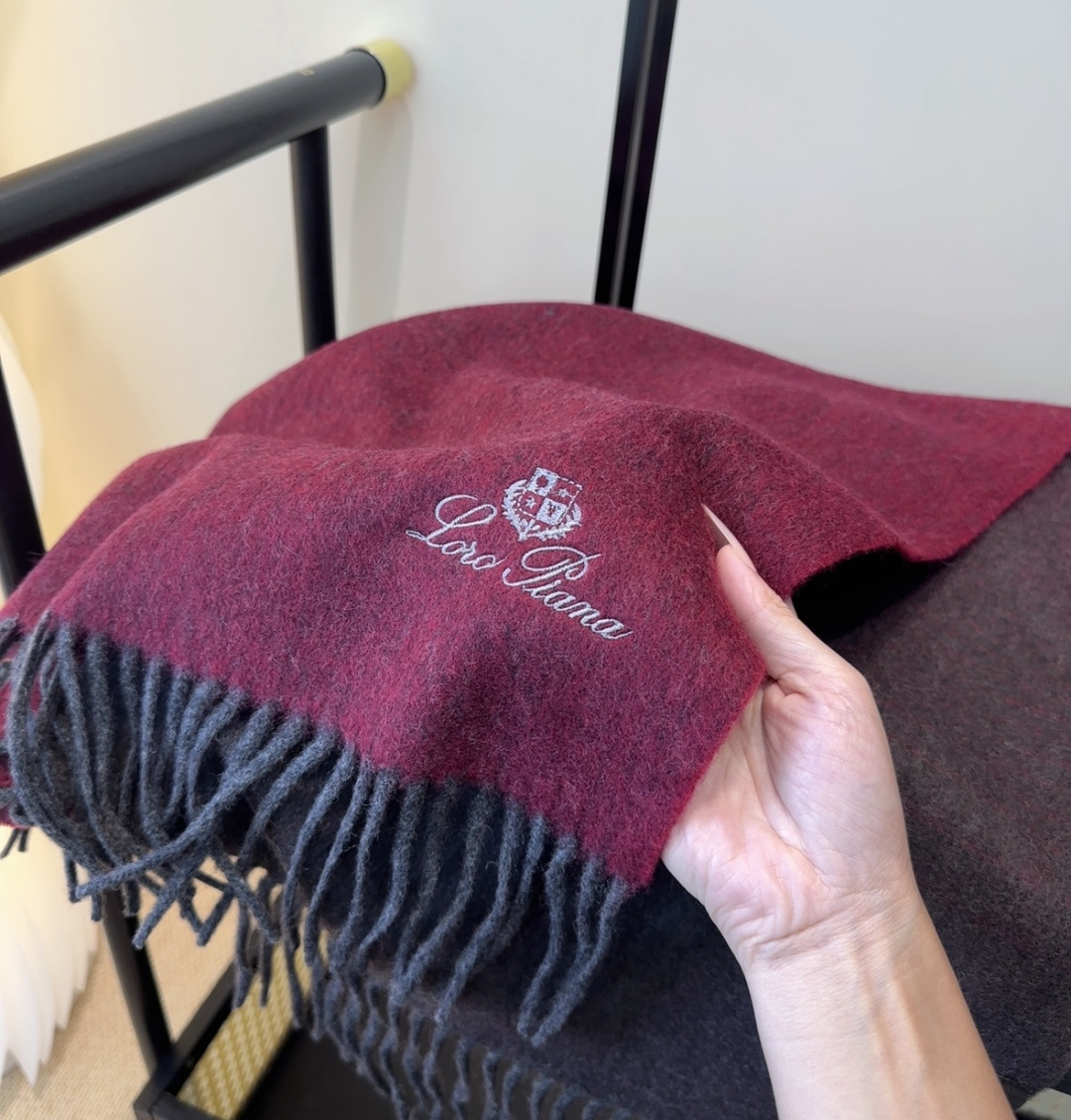 🆕Loro Piana · 【贸易公司尾单，极品山羊绒围巾披肩】送人自留都太高大上了😍重磅上新，爆款爆款