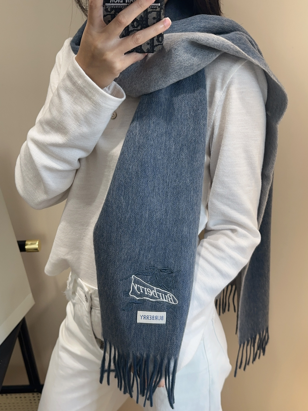 Burberry · 巴宝莉围巾❗️好看的要疯掉了，太有型太有魅力了❗️❗️非常斯文时尚的秋冬单品！真的