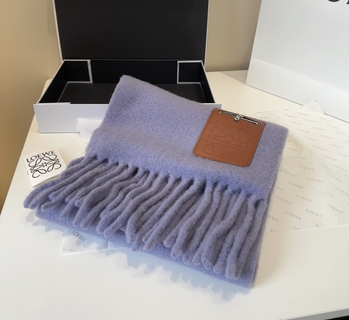 ▪❤️️罗意威超美新款马海毛围巾！超级推荐入手！】质感好货！主打的马海毛围巾~据说超难买哦！！打了好多次