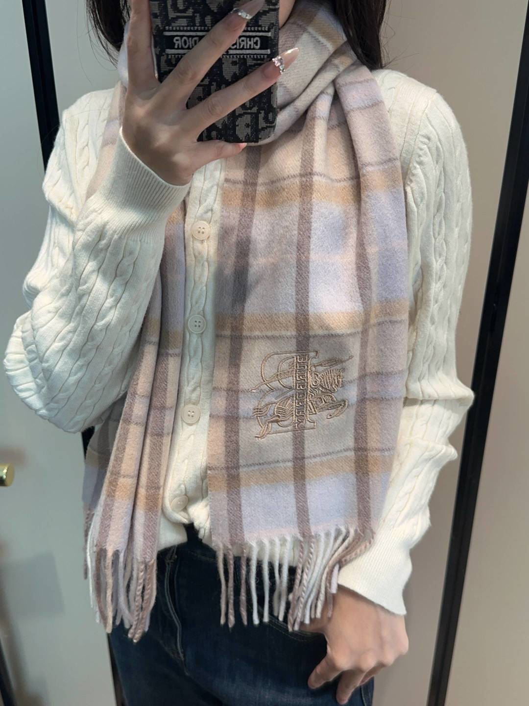 Burberry · 巴宝莉围巾❗️好看的要疯掉了，太有型太有魅力了❗️❗️非常斯文时尚的秋冬单品！真的
