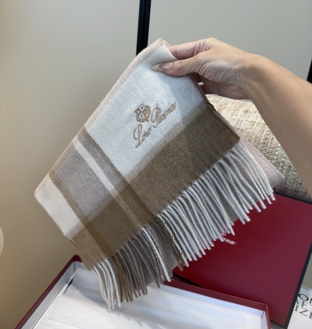 🆕Loro Piana · 【贸易公司尾单，极品山羊绒围巾披肩】送人自留都太高大上了😍重磅上新，爆款爆款
