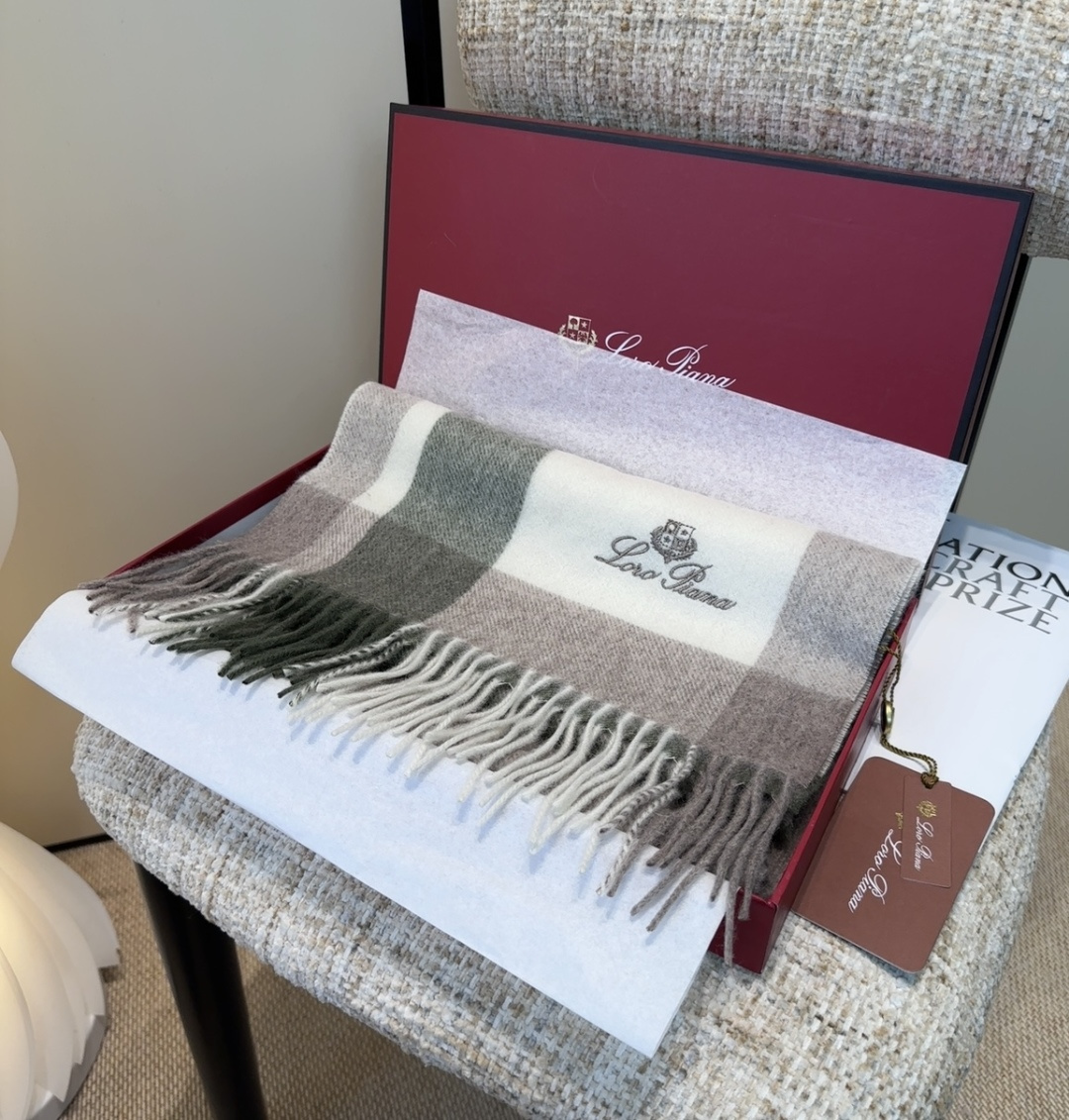 🆕Loro Piana · 【贸易公司尾单，极品山羊绒围巾披肩】送人自留都太高大上了😍重磅上新，爆款爆款