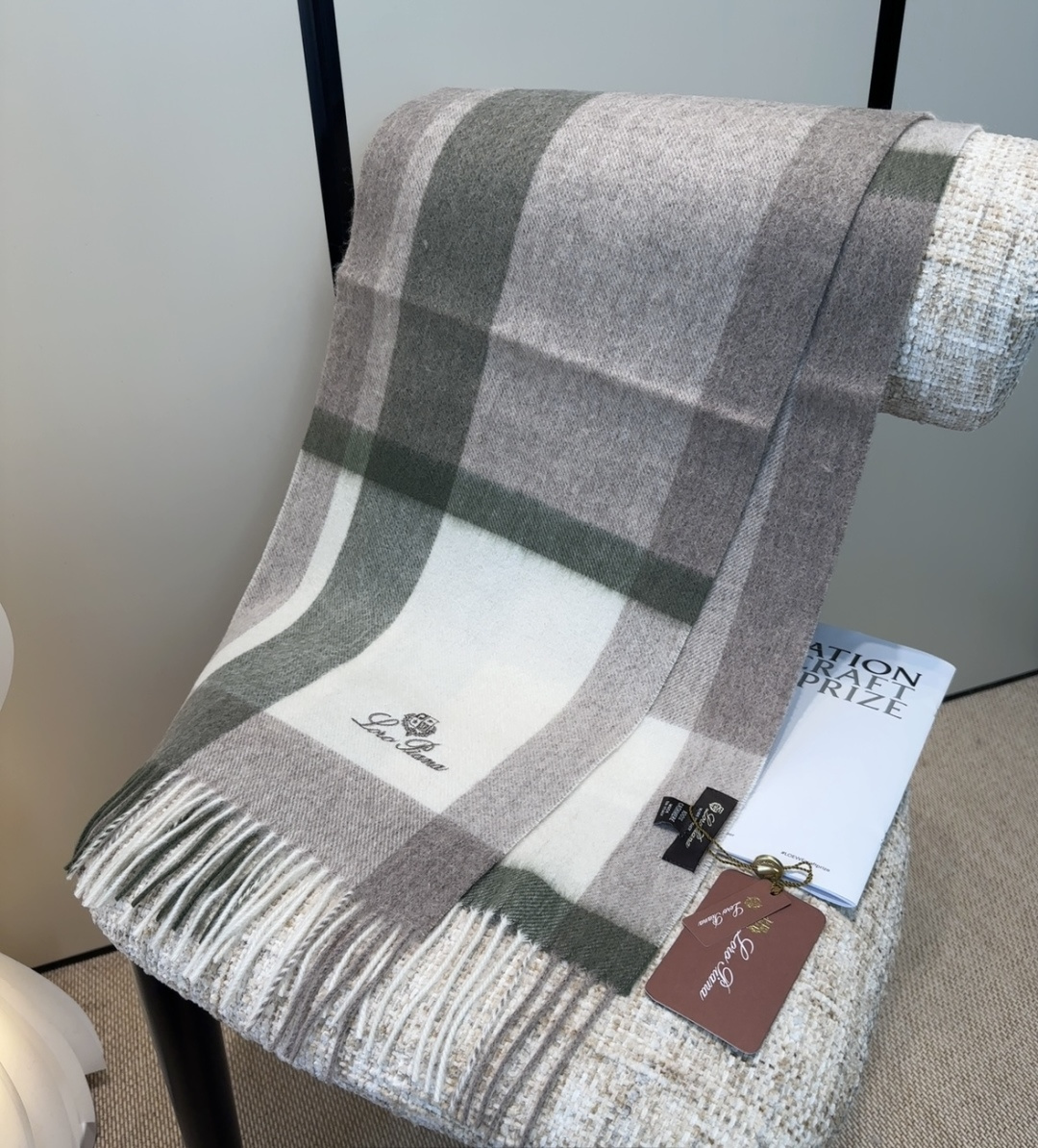 🆕Loro Piana · 【贸易公司尾单，极品山羊绒围巾披肩】送人自留都太高大上了😍重磅上新，爆款爆款