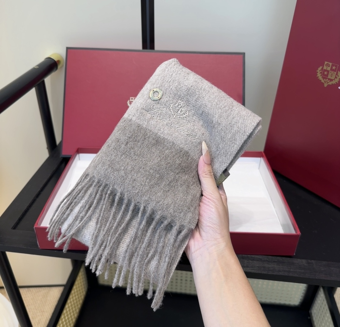 🆕Loro Piana · 【贸易公司尾单，极品山羊绒围巾披肩】送人自留都太高大上了😍重磅上新，爆款爆款
