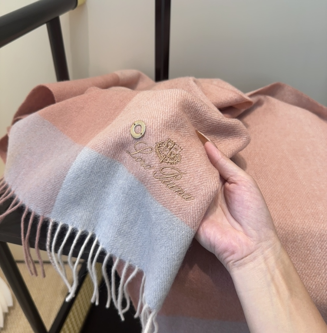 🆕Loro Piana · 【贸易公司尾单，极品山羊绒围巾披肩】送人自留都太高大上了😍重磅上新，爆款爆款