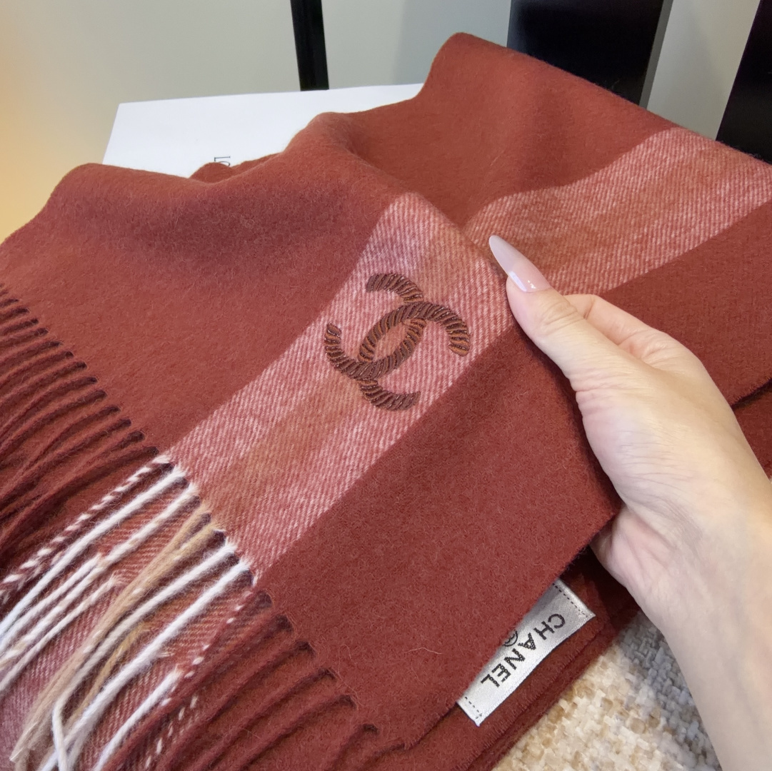 【▪Chanel · 香奈儿难得一见的温柔配色，超级迷恋❗️气质低调恬静又不失优雅❗️】重点推荐❗️高级