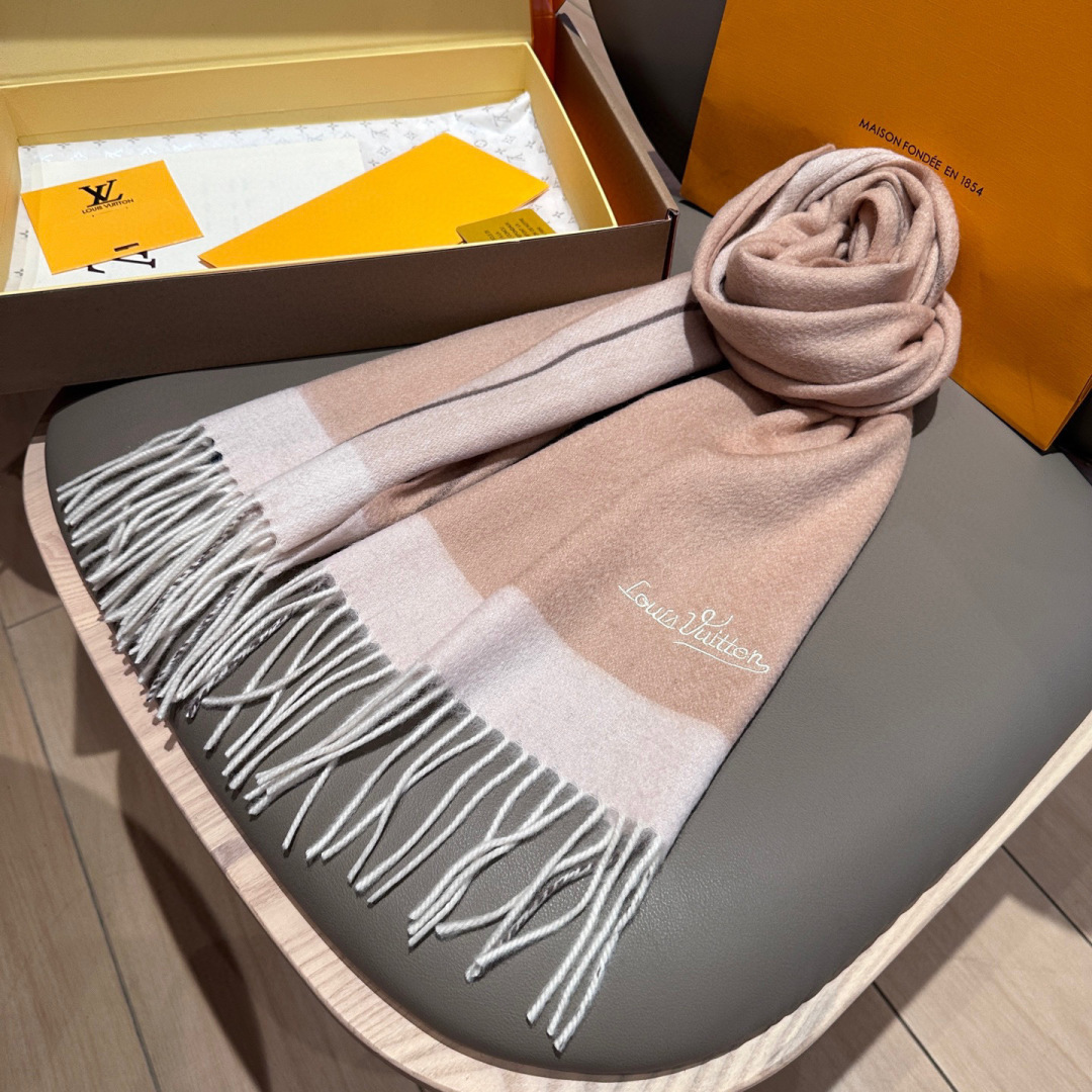 【▪️家属福利来了！！Lv 高端重磅围巾！】怒赞推荐，激动~！！下手绝对要快，同工艺难度大，超级无敌软糯