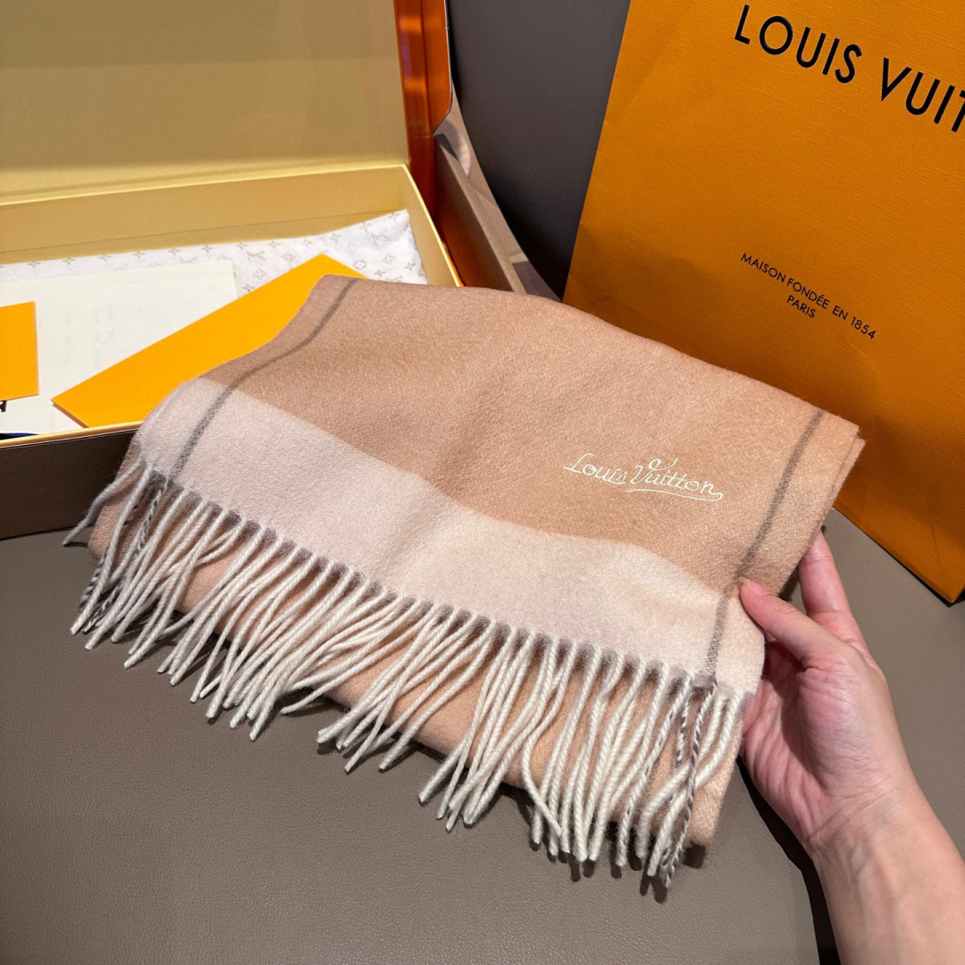 【▪️家属福利来了！！Lv 高端重磅围巾！】怒赞推荐，激动~！！下手绝对要快，同工艺难度大，超级无敌软糯