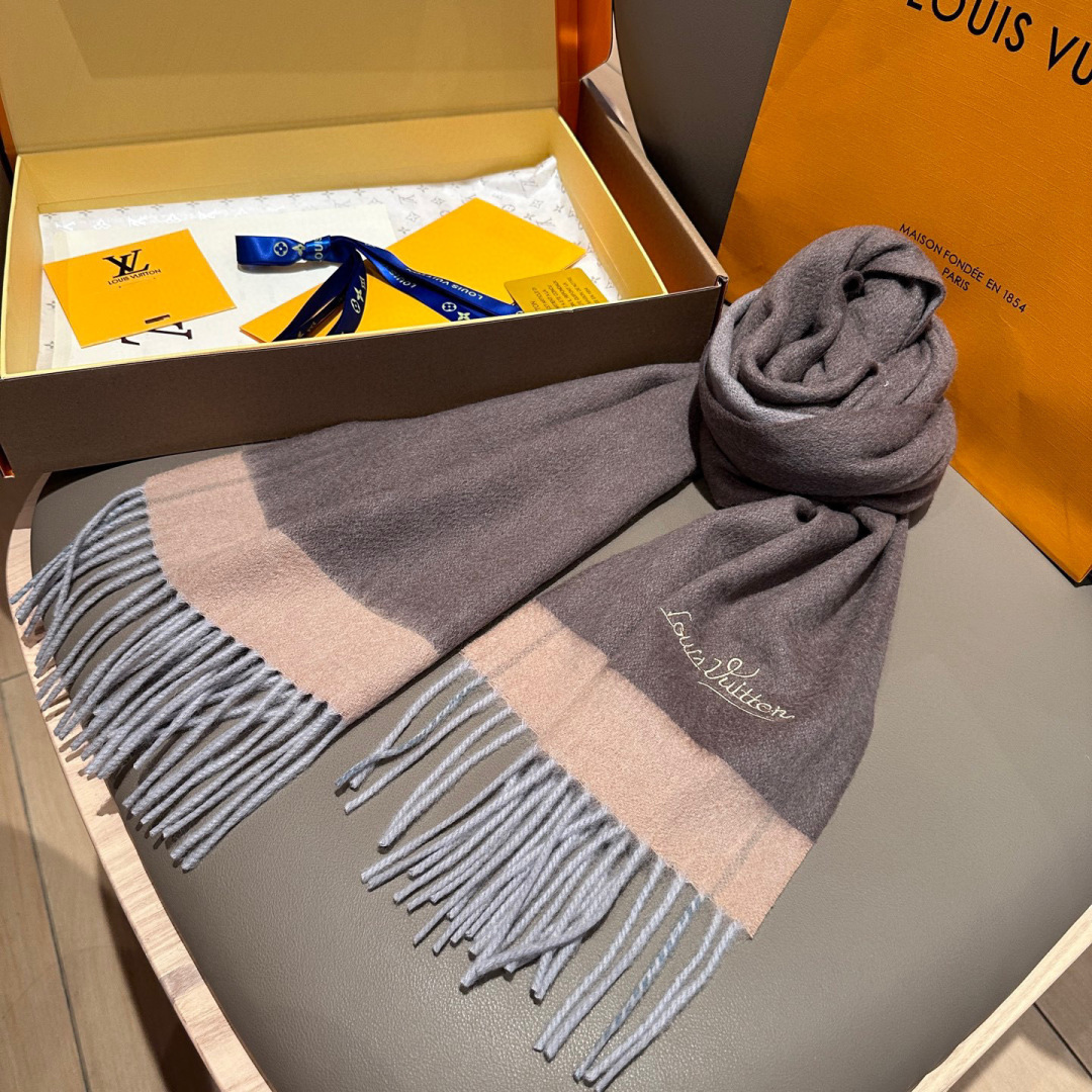 【▪️家属福利来了！！Lv 高端重磅围巾！】怒赞推荐，激动~！！下手绝对要快，同工艺难度大，超级无敌软糯