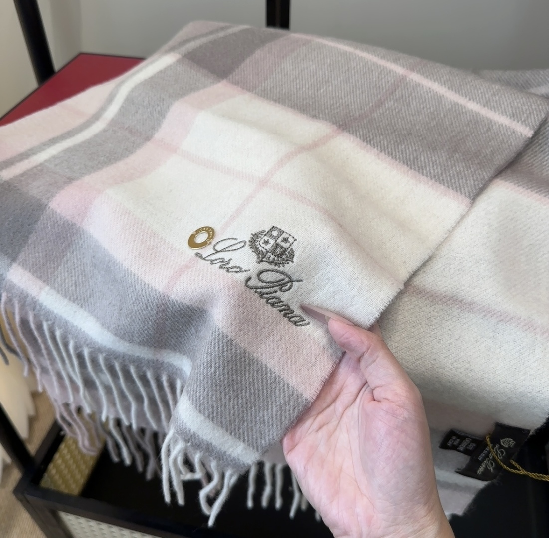 🆕Loro Piana · 【贸易公司尾单，极品山羊绒围巾披肩】送人自留都太高大上了😍重磅上新，爆款爆款