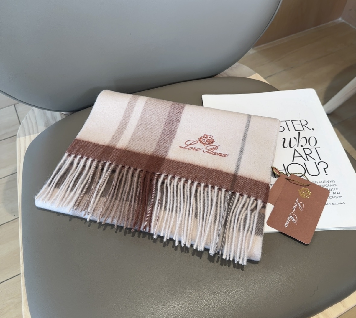 🆕Loro Piana · 【贸易公司尾单，极品山羊绒围巾披肩】送人自留都太高大上了😍重磅上新，爆款爆款