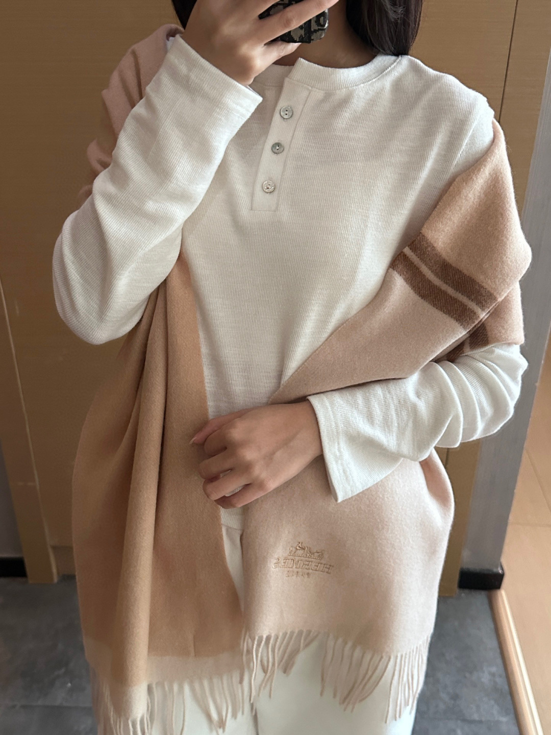 2025年Hermes · 爱马仕，难得一见的温柔配色，低调又不失优雅❗️】重点推荐❗️双边配色，一条围