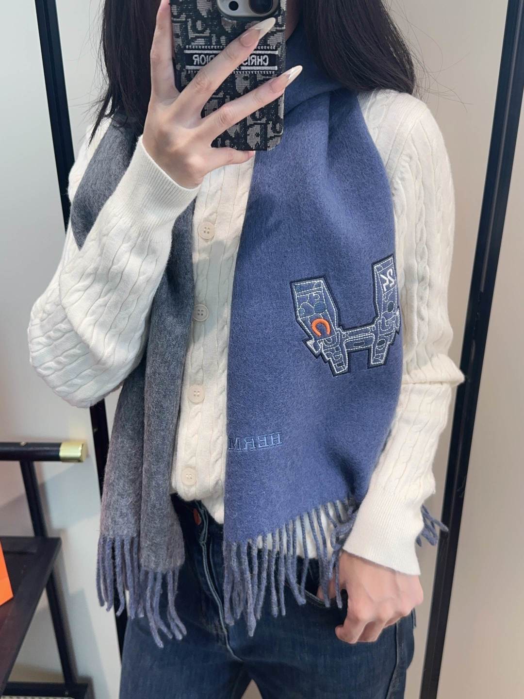 2025爱马仕官网同步，难得一见的温柔配色，低调又不失优雅❗️】重点推荐❗️双边配色，一条围巾两种风格搭