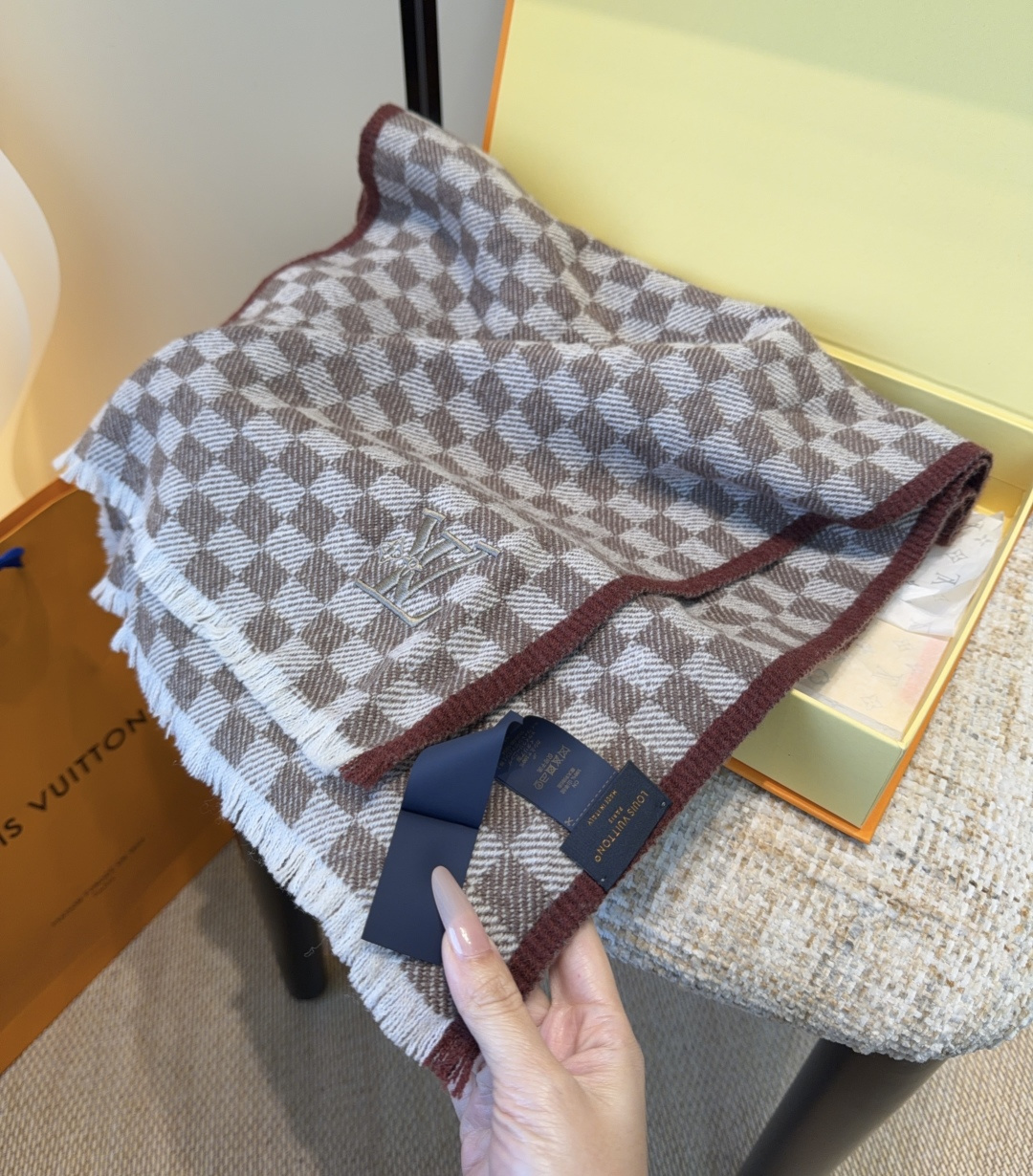 Lv围巾❗️好看的要疯掉了，太有型太有魅力了❗️❗️非常斯文时尚的秋冬单品！真的很喜欢，非常Classi