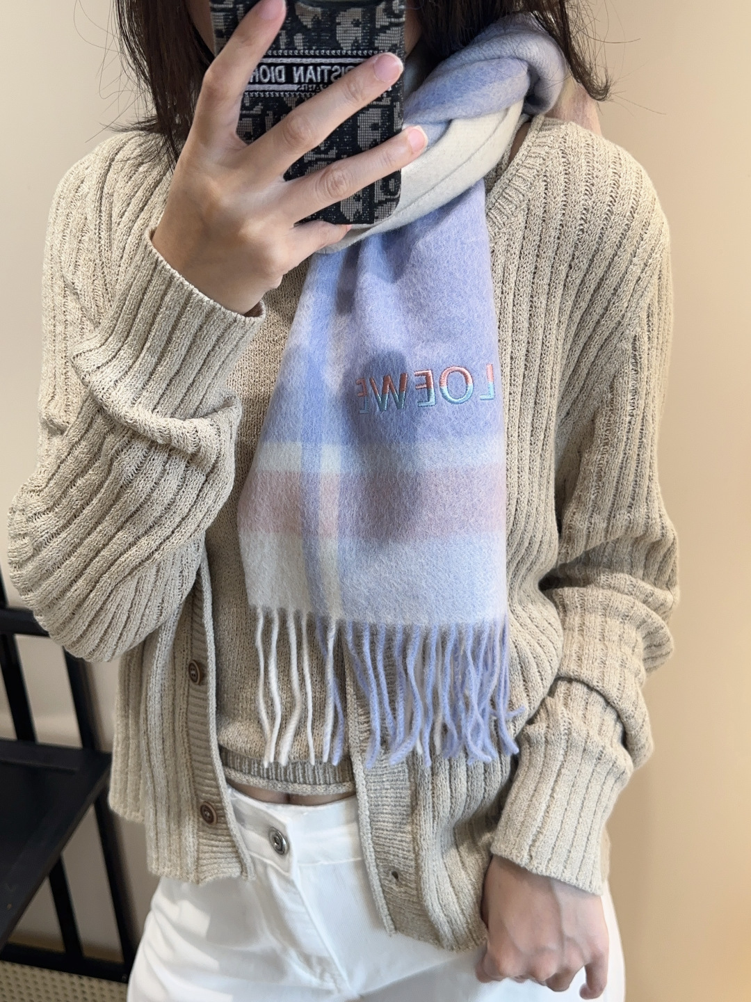 太美了😍罗意威 情侣款 美到要尖叫😱最新款🎊英伦欧美范儿 又是一款即时尚又实用的大围巾&长巾，🎆撞色的颜