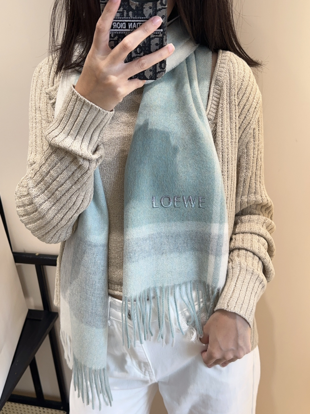 太美了😍罗意威 情侣款 美到要尖叫😱最新款🎊英伦欧美范儿 又是一款即时尚又实用的大围巾&长巾，🎆撞色的颜