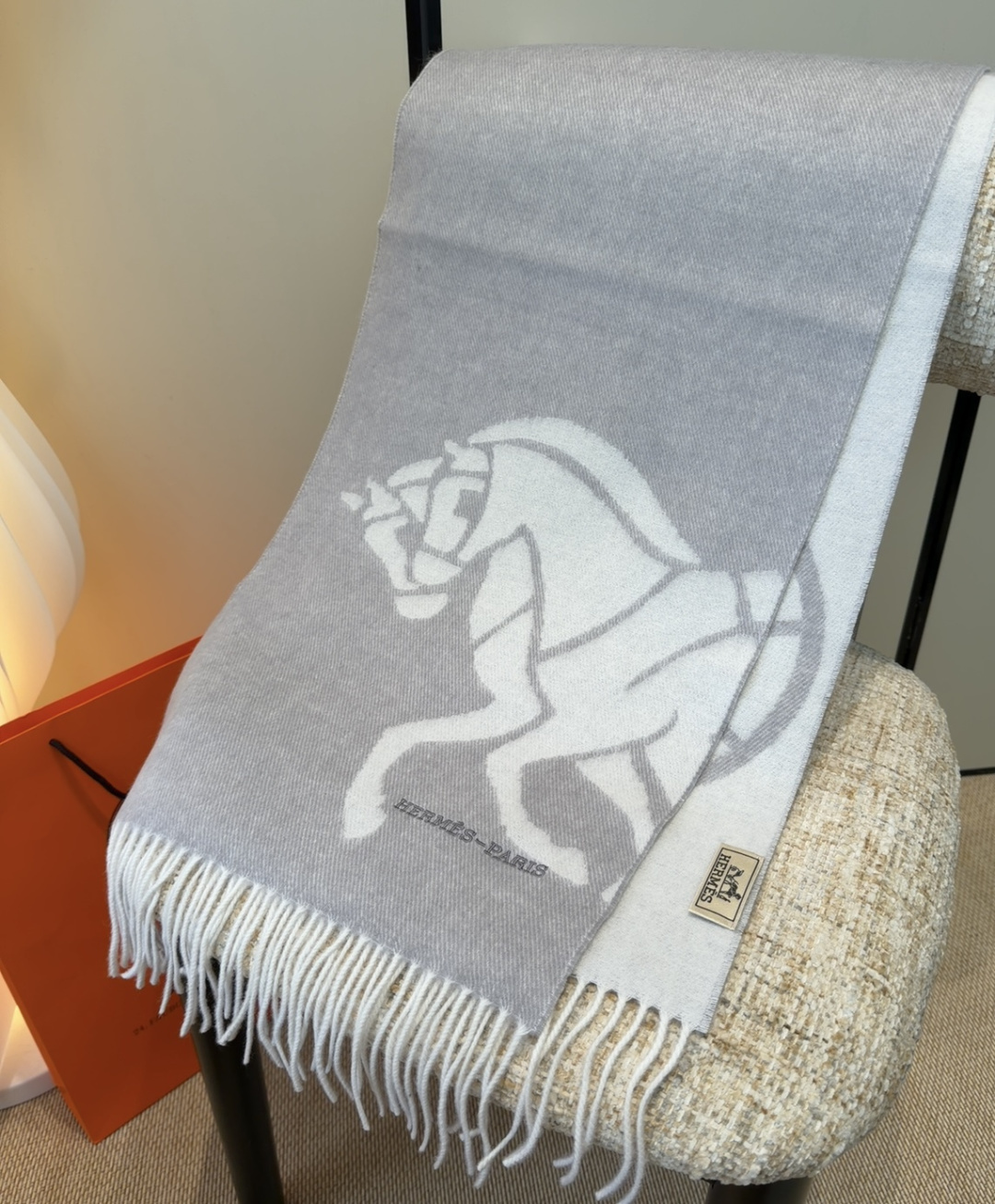 2025年Hermes · 爱马仕，难得一见的温柔配色，低调又不失优雅❗️】重点推荐❗️双边配色，一条围