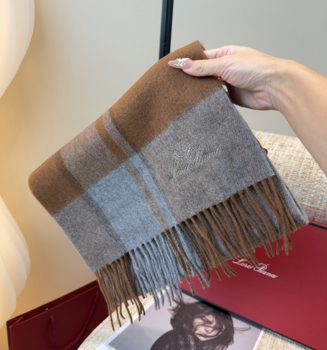🆕Loro Piana · 【贸易公司尾单，极品山羊绒围巾披肩】送人自留都太高大上了😍重磅上新，爆款爆款
