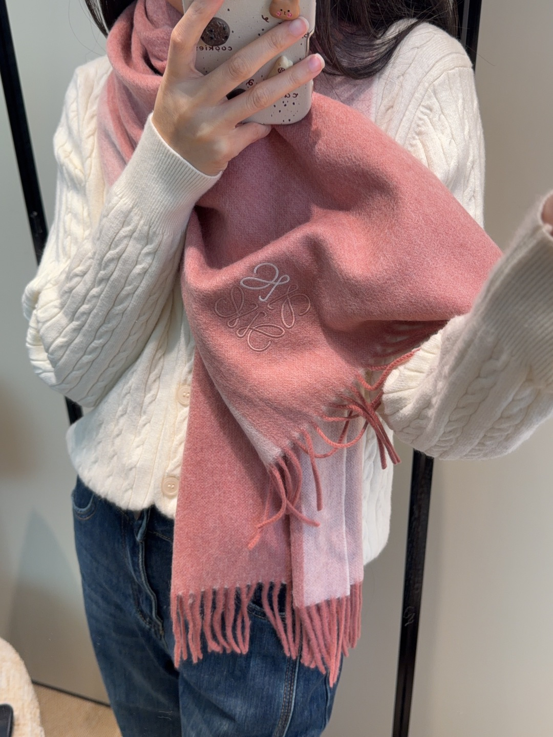 太美了😍罗意威 情侣款 美到要尖叫😱最新款🎊英伦欧美范儿 又是一款即时尚又实用的大围巾&长巾，🎆撞色的颜