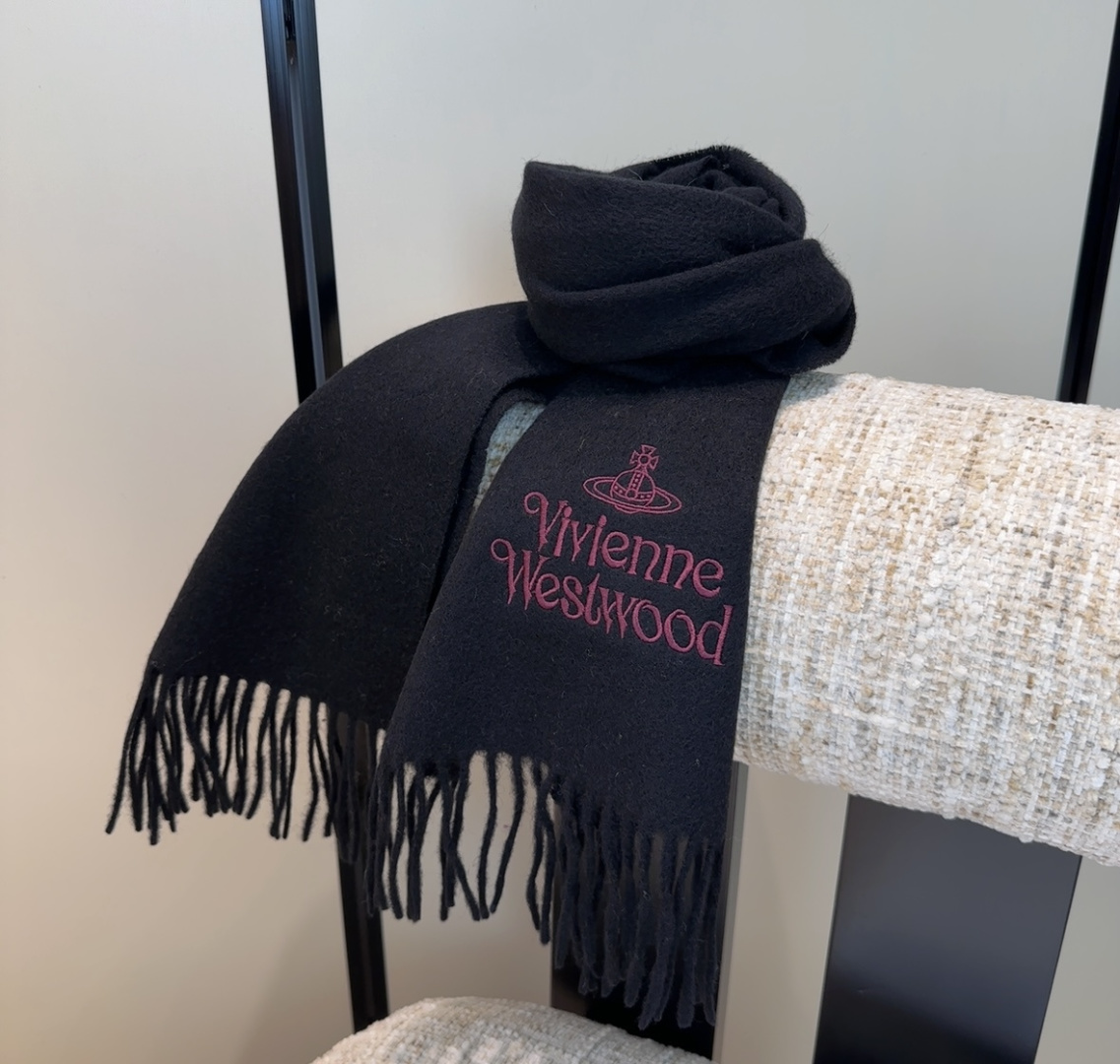 𝐕𝐢𝐯𝐢𝐞𝐧𝐧𝐞 𝐖𝐞𝐬𝐭𝐰𝐨𝐨𝐝🪐✨【薇薇安 · 西太后】极品山羊绒小围巾，送人自留都太高大上了😍重磅