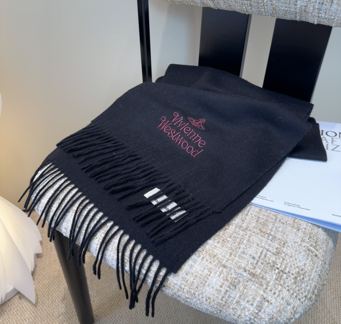 𝐕𝐢𝐯𝐢𝐞𝐧𝐧𝐞 𝐖𝐞𝐬𝐭𝐰𝐨𝐨𝐝🪐✨【薇薇安 · 西太后】极品山羊绒小围巾，送人自留都太高大上了😍重磅
