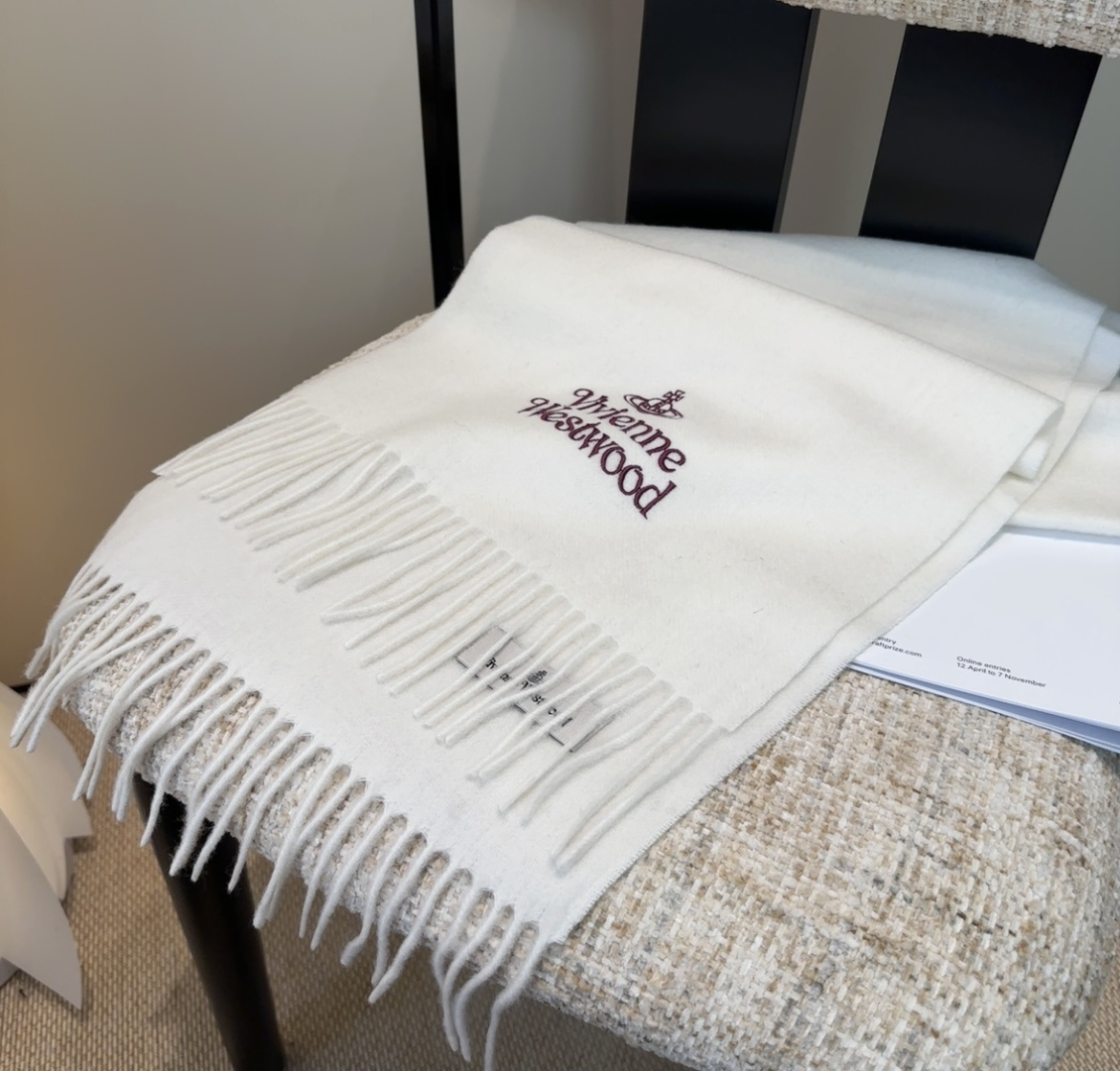 𝐕𝐢𝐯𝐢𝐞𝐧𝐧𝐞 𝐖𝐞𝐬𝐭𝐰𝐨𝐨𝐝🪐✨【薇薇安 · 西太后】极品山羊绒小围巾，送人自留都太高大上了😍重磅