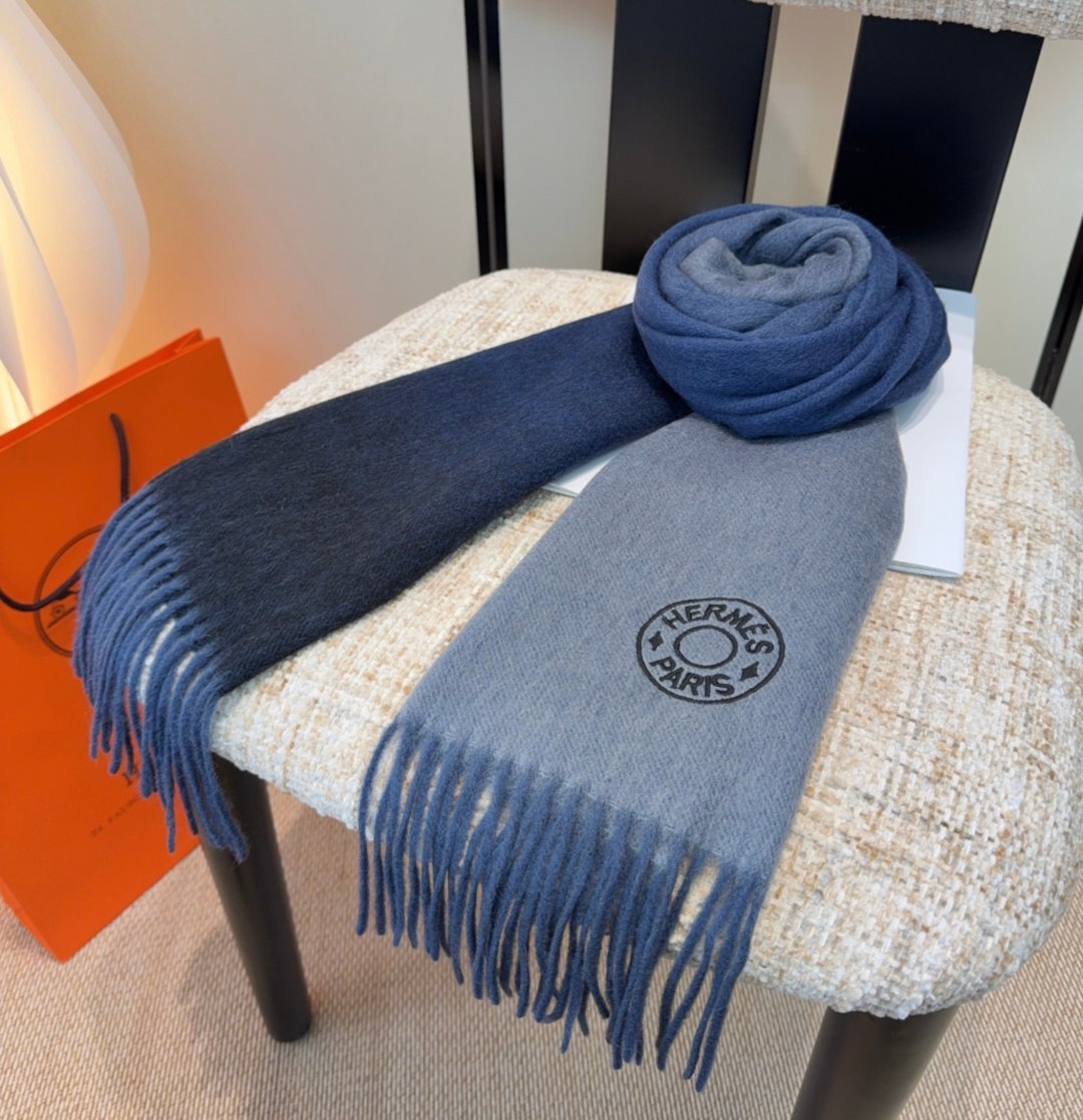 【▪️家属福利来了！！爱马仕高端重磅男士围巾！】怒赞推荐，激动~！！下手绝对要快，同步专柜，最高端的男士