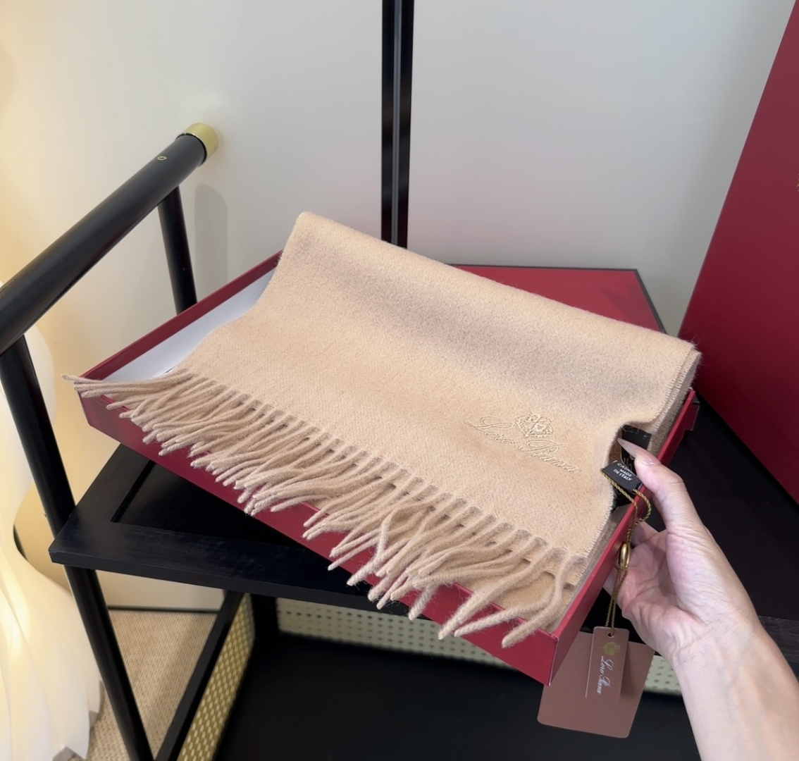 🆕Loro Piana · 【贸易公司尾单，极品山羊绒围巾披肩】送人自留都太高大上了😍重磅上新，爆款爆款