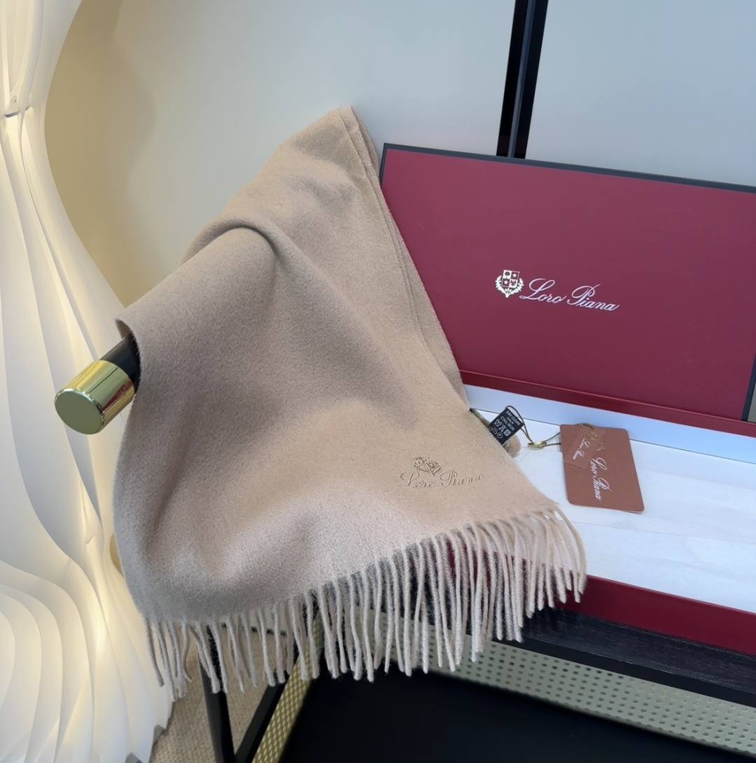 🆕Loro Piana · 【贸易公司尾单，极品山羊绒围巾披肩】送人自留都太高大上了😍重磅上新，爆款爆款